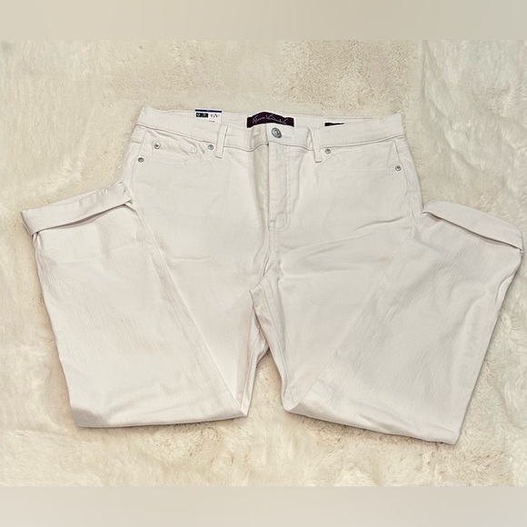 Gloria Vanderbilt Ladies' Cuffed Boyfriend Jean, Size10, Inseam 26 - Picture 10 of 11